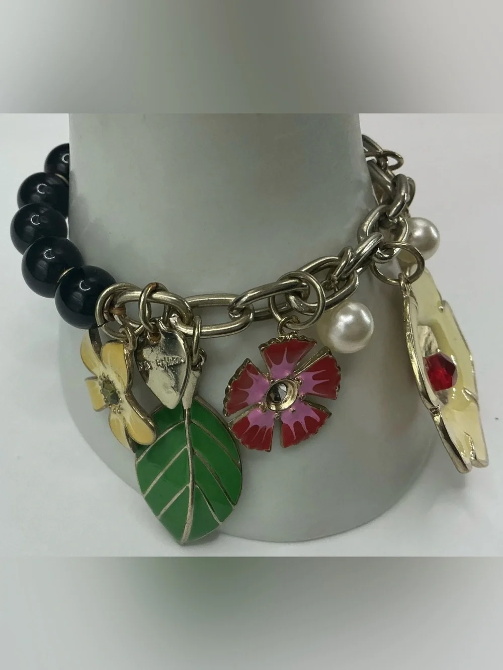 BETSEY JOHNSON GOLD TONE FAUX PEARL CHARM BLACK STRETCH BRACELET FLOWERS LEAVES